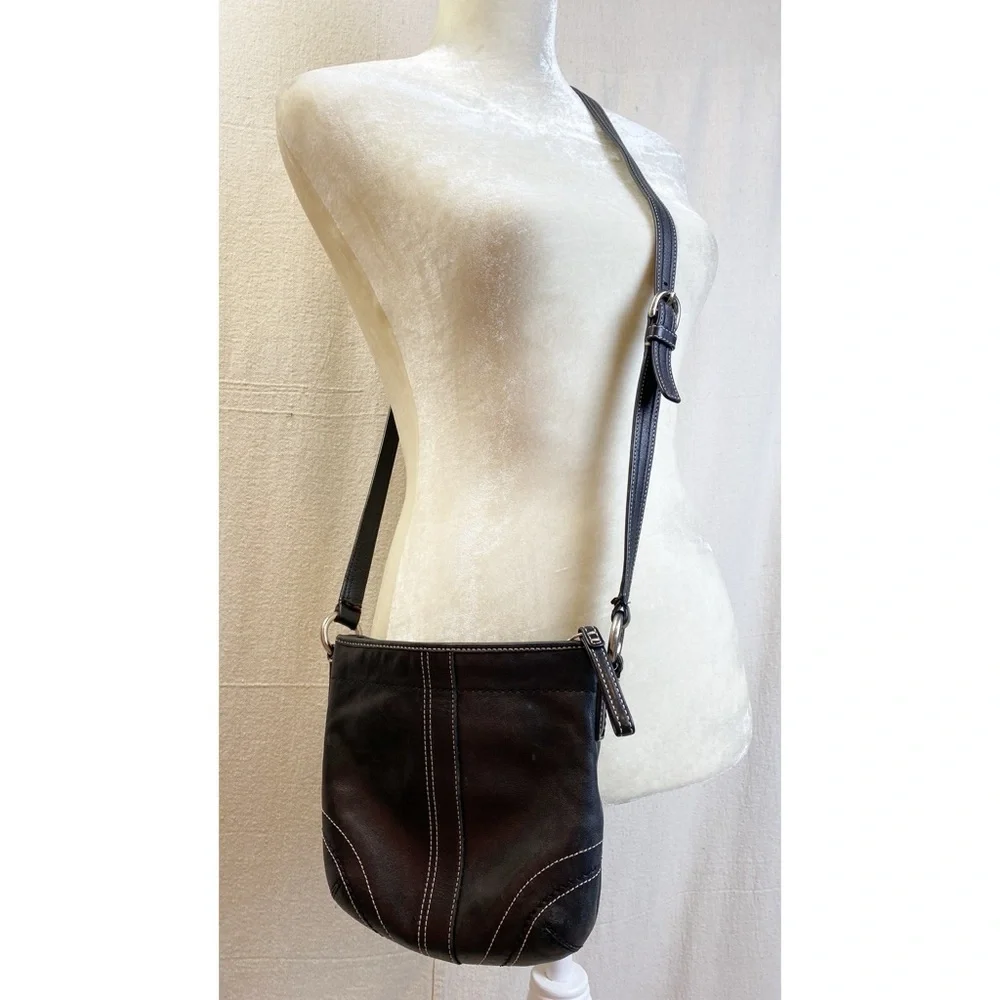 Vintage Y2K Coach Black Leather Crossbody Bag adjustable strap nickel hardware